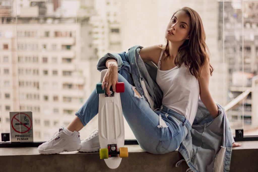 Asian Women Looking for American Men: Reasons, Dating Trends & Statistics