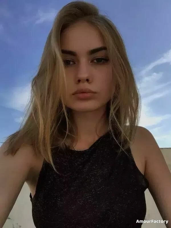 Viktoria Profile image 1