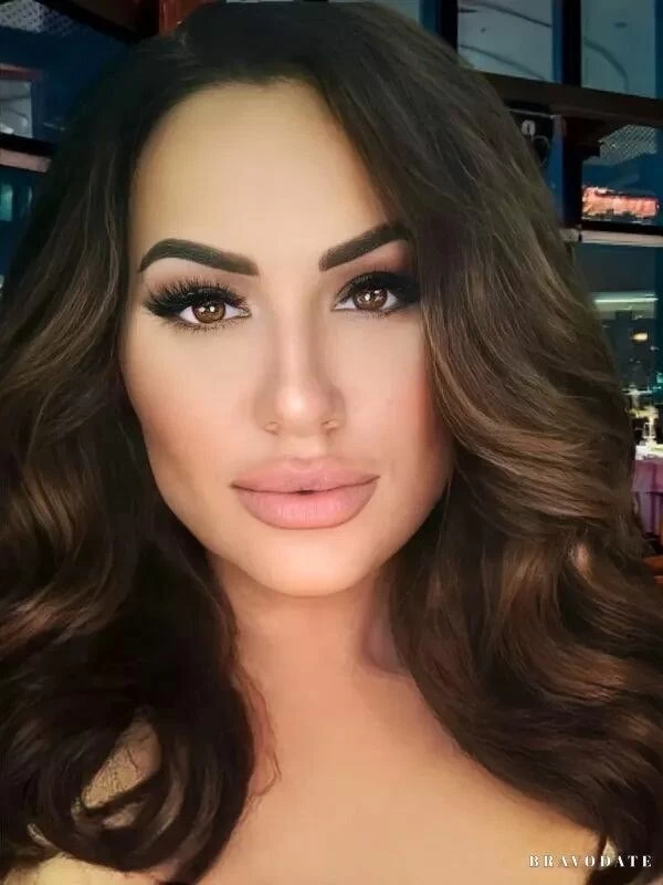 Elena Profile image 1