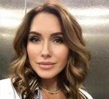 Elena Profile image 2