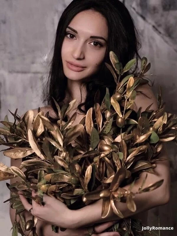 Alisa Profile image 2